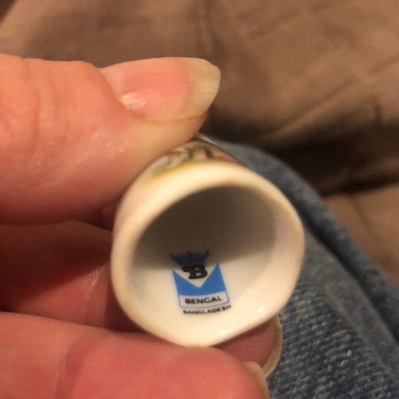 Set of 12 Porcelain Bone China Thimbles from Europe - Picture 4 of 13